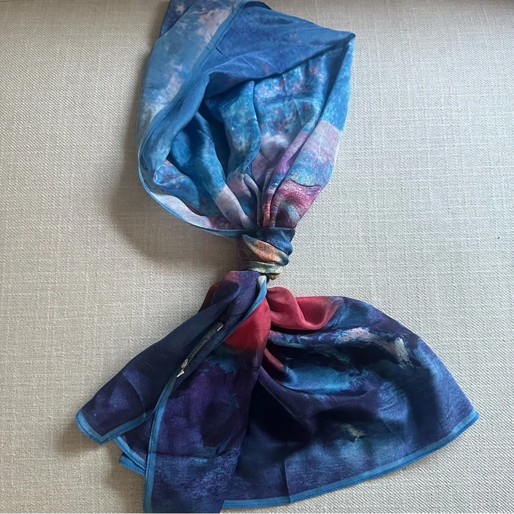 Cocoon House 100% silk Elegant Blue and Red Scarf